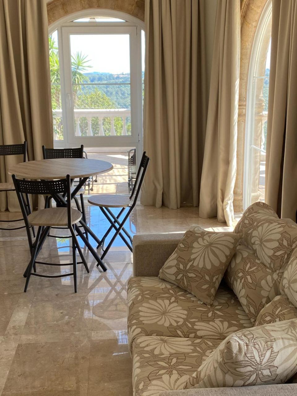 Nostrana Village Apartments Коскіну Номер фото
